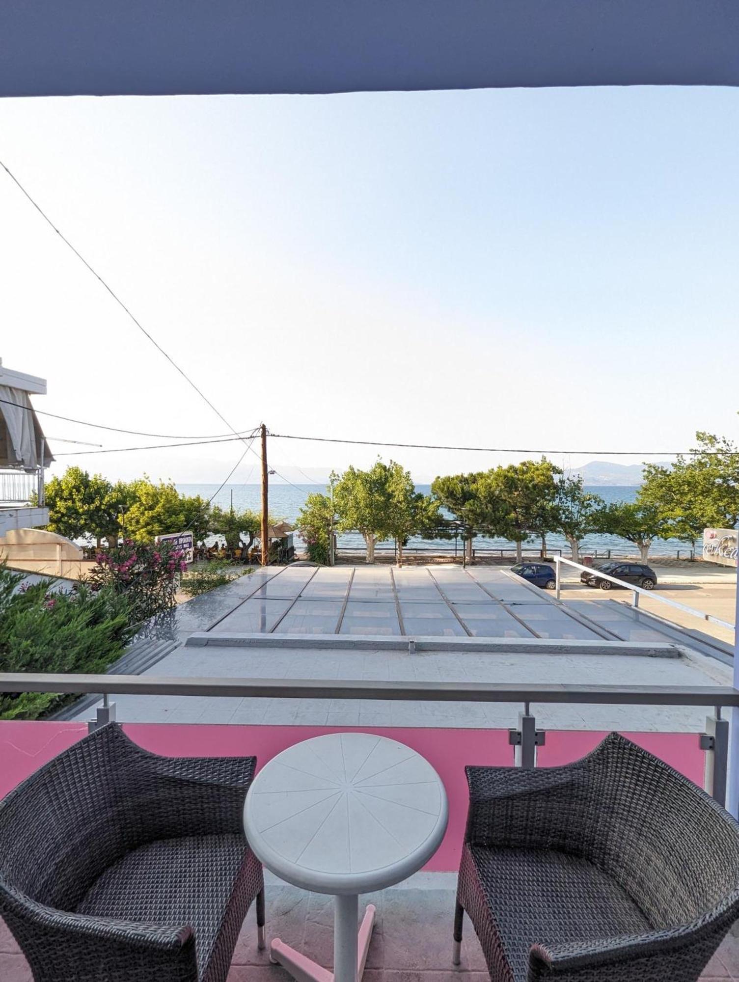 Okeania Seafront Rooms In Kamena Vourla Buitenkant foto