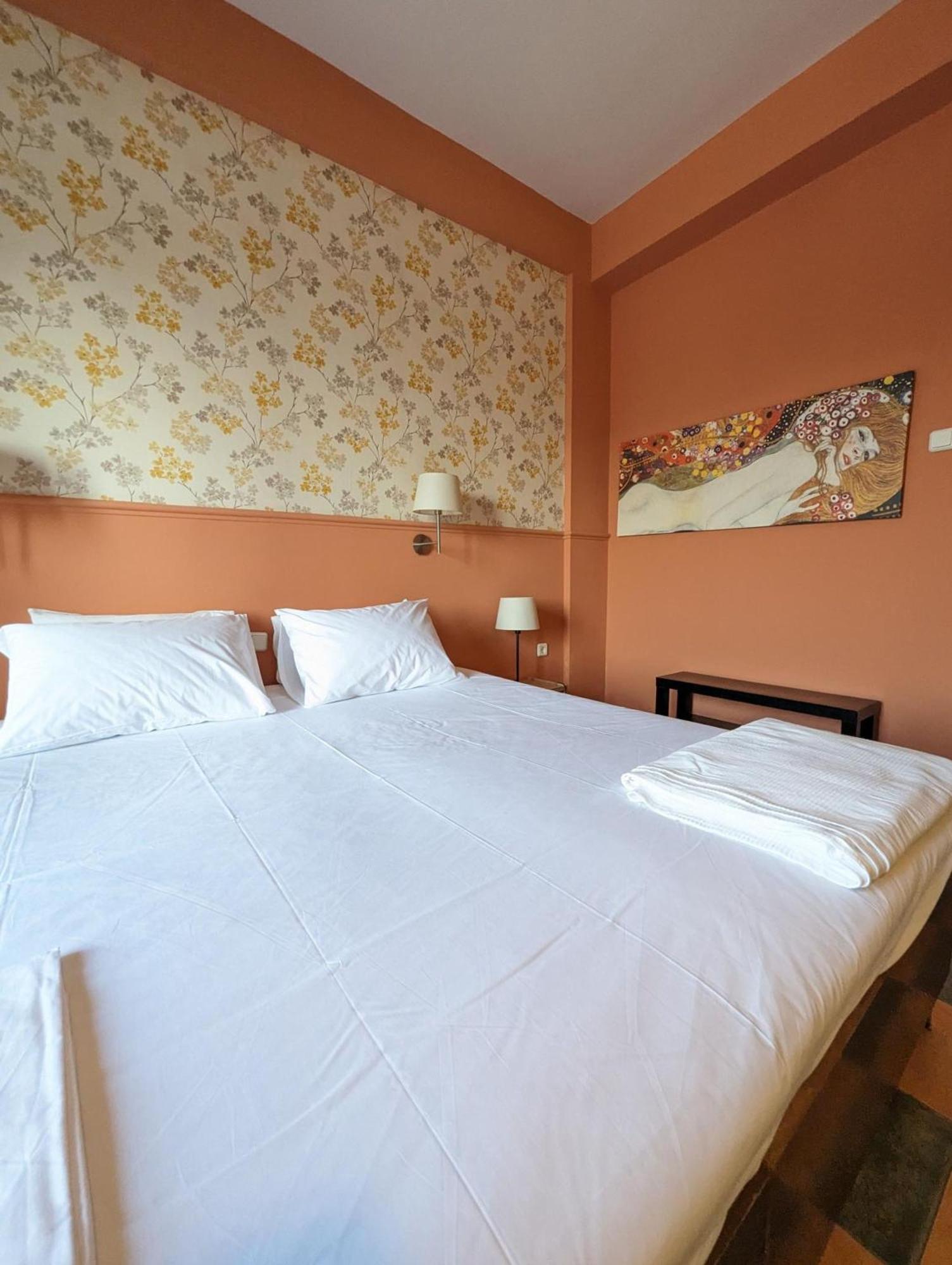 Okeania Seafront Rooms In Kamena Vourla Buitenkant foto