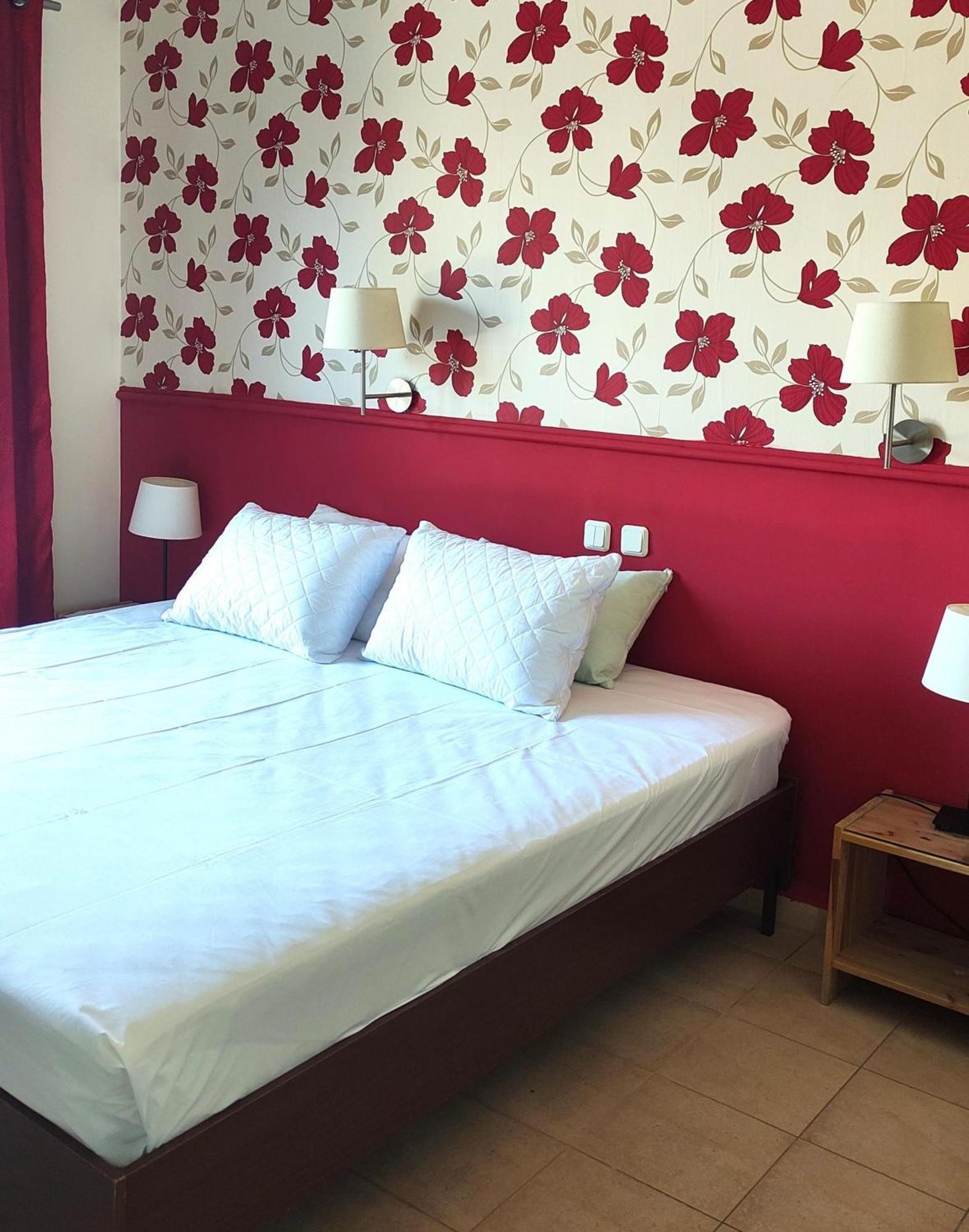 Okeania Seafront Rooms In Kamena Vourla Buitenkant foto