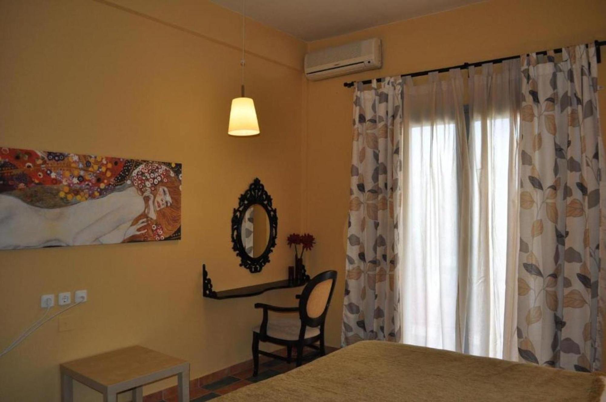 Okeania Seafront Rooms In Kamena Vourla Buitenkant foto