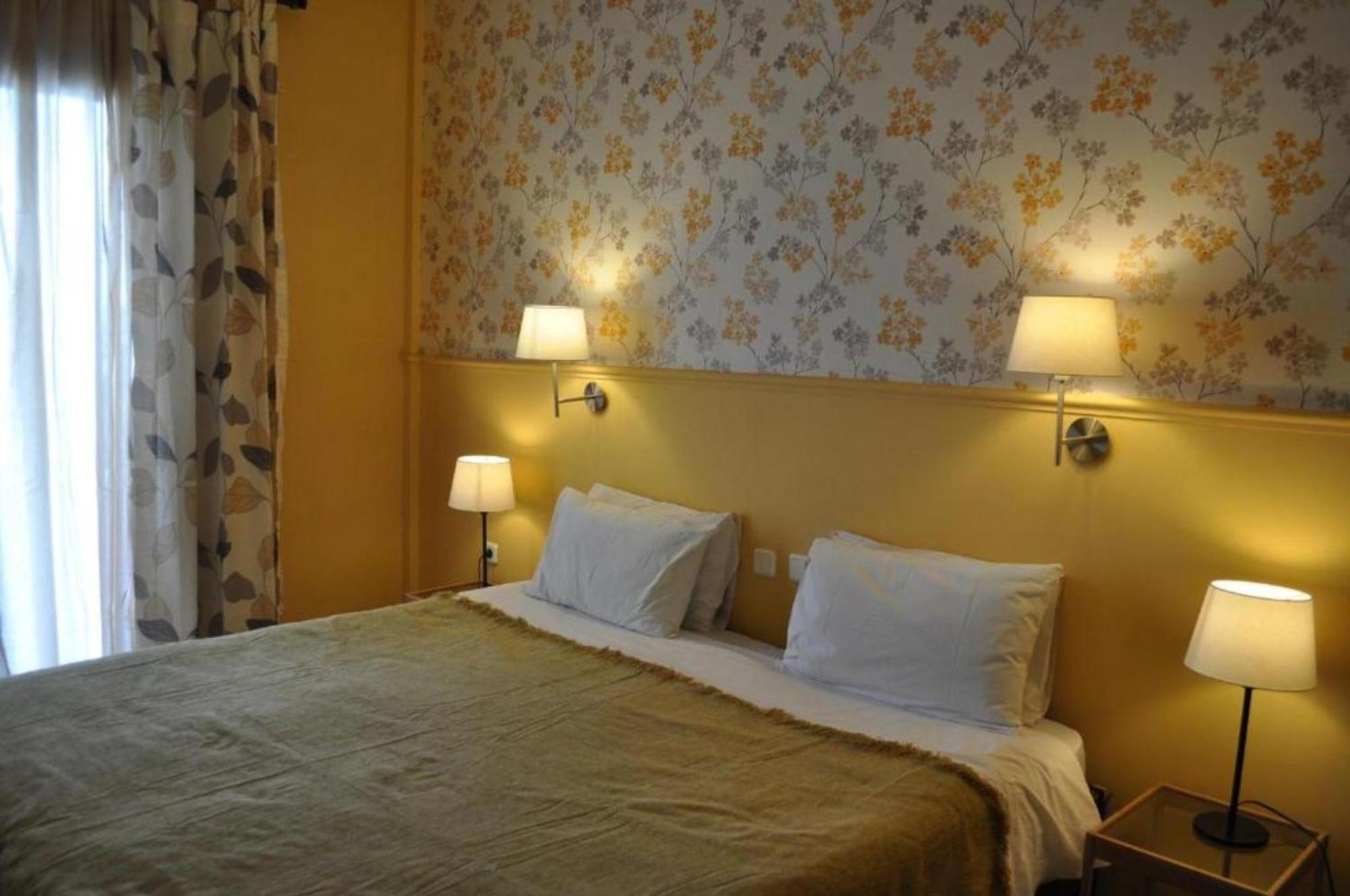 Okeania Seafront Rooms In Kamena Vourla Buitenkant foto