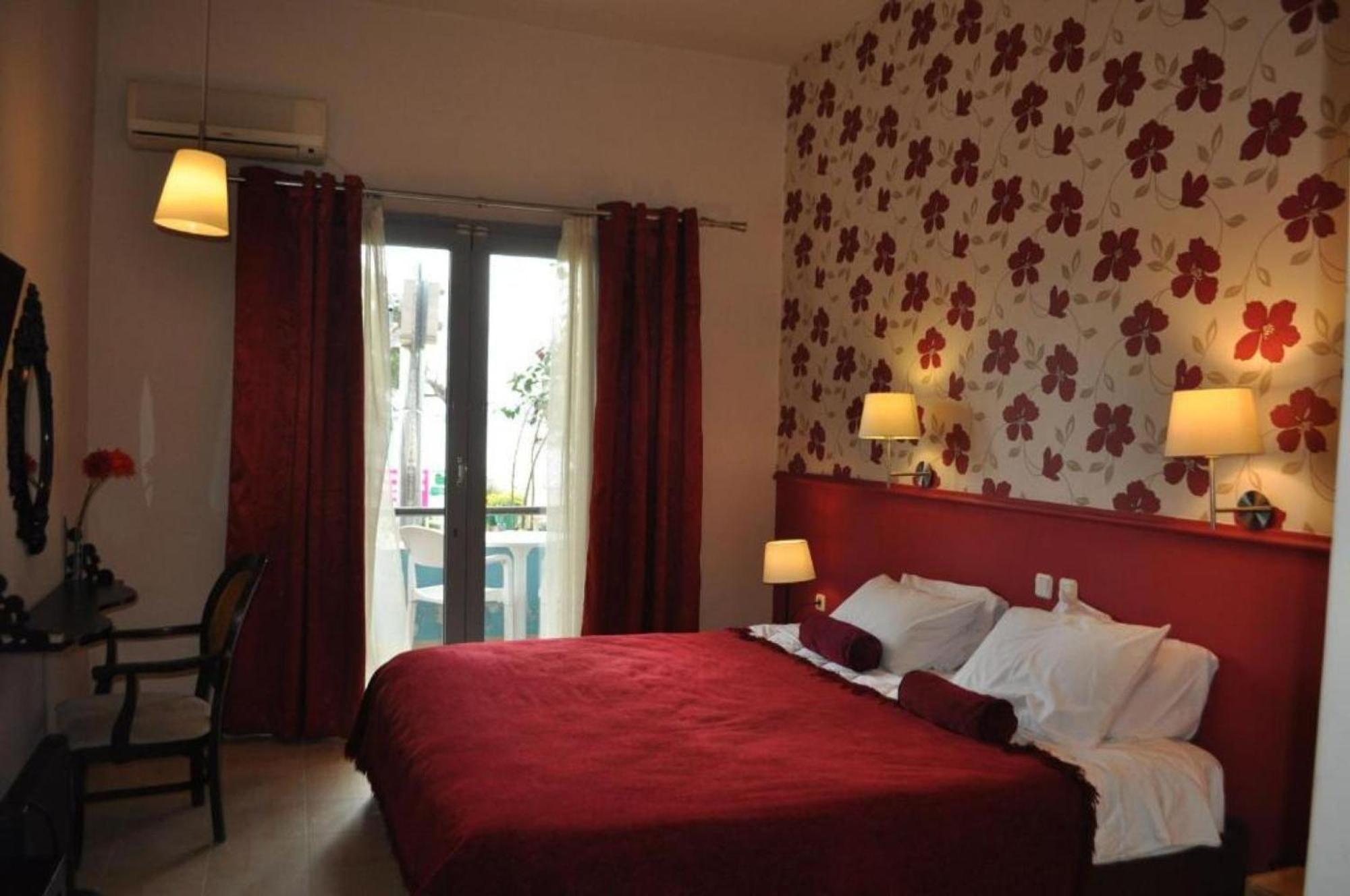 Okeania Seafront Rooms In Kamena Vourla Buitenkant foto