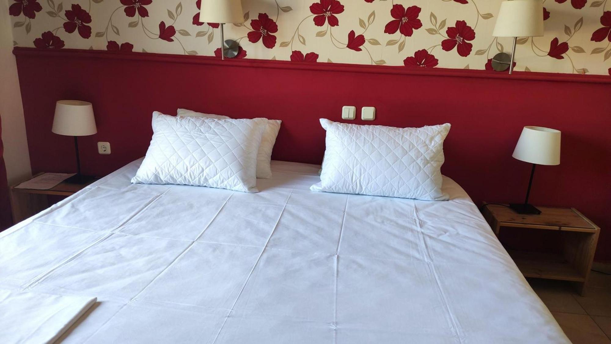 Okeania Seafront Rooms In Kamena Vourla Buitenkant foto