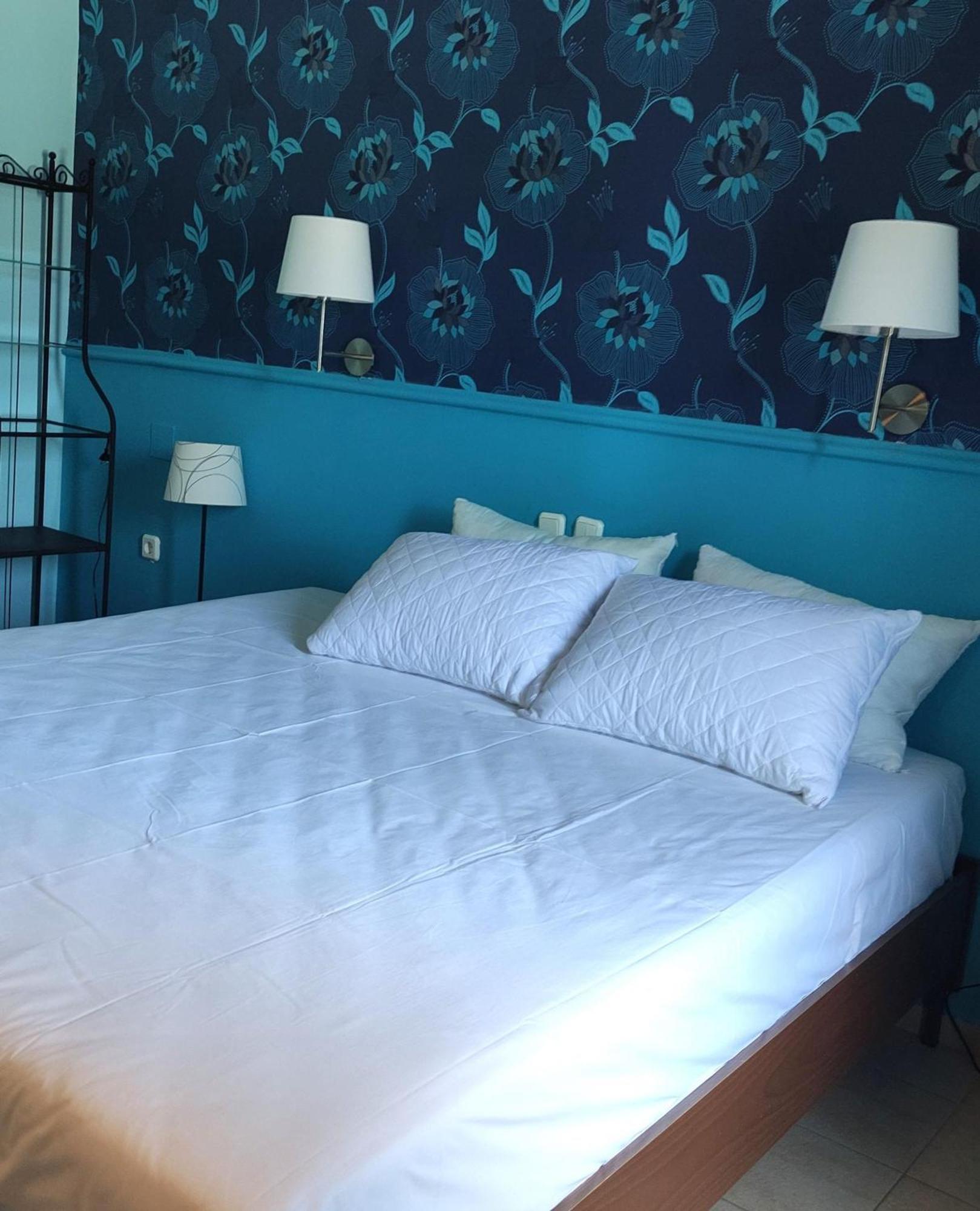 Okeania Seafront Rooms In Kamena Vourla Buitenkant foto