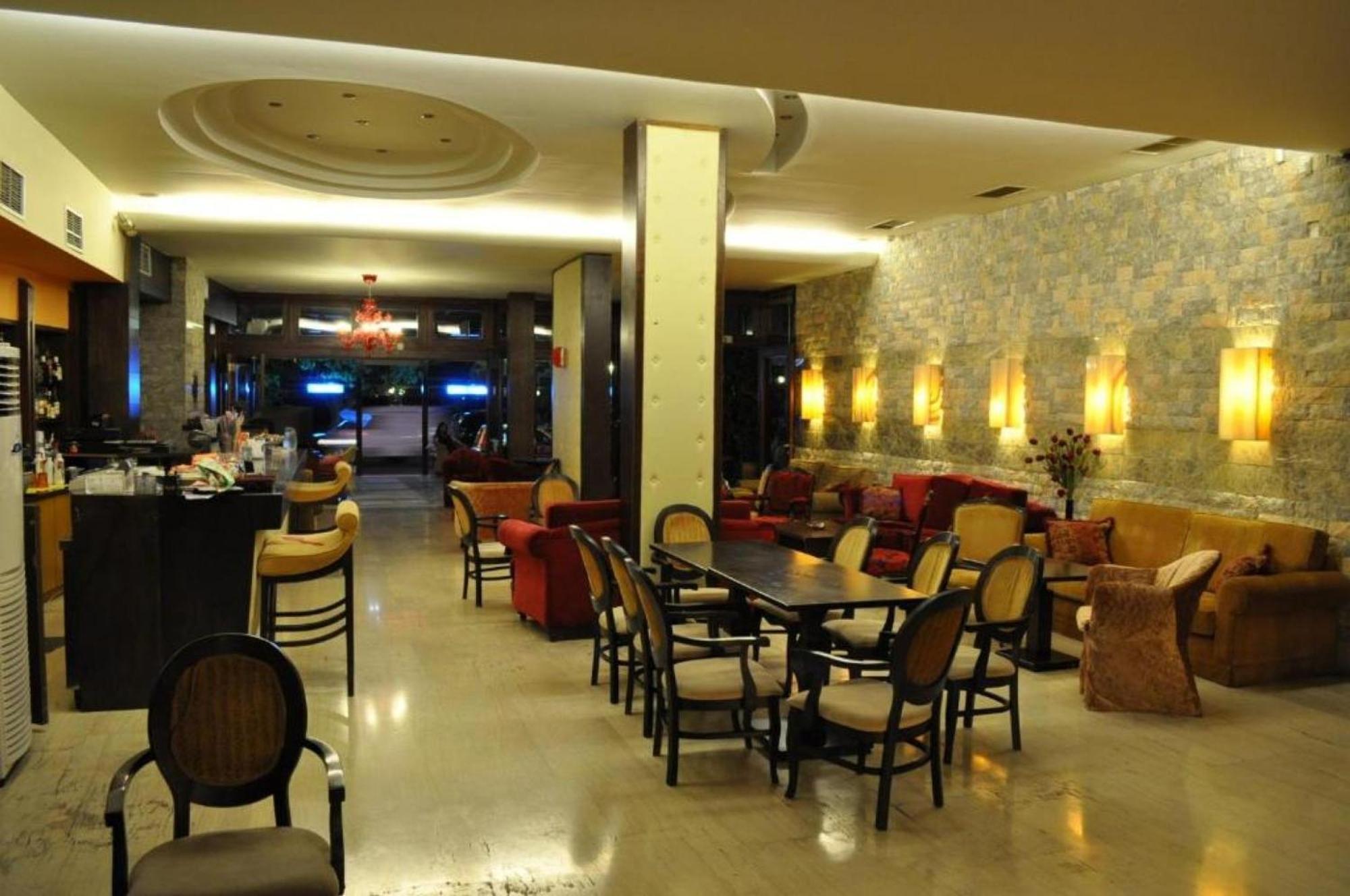 Okeania Seafront Rooms In Kamena Vourla Buitenkant foto