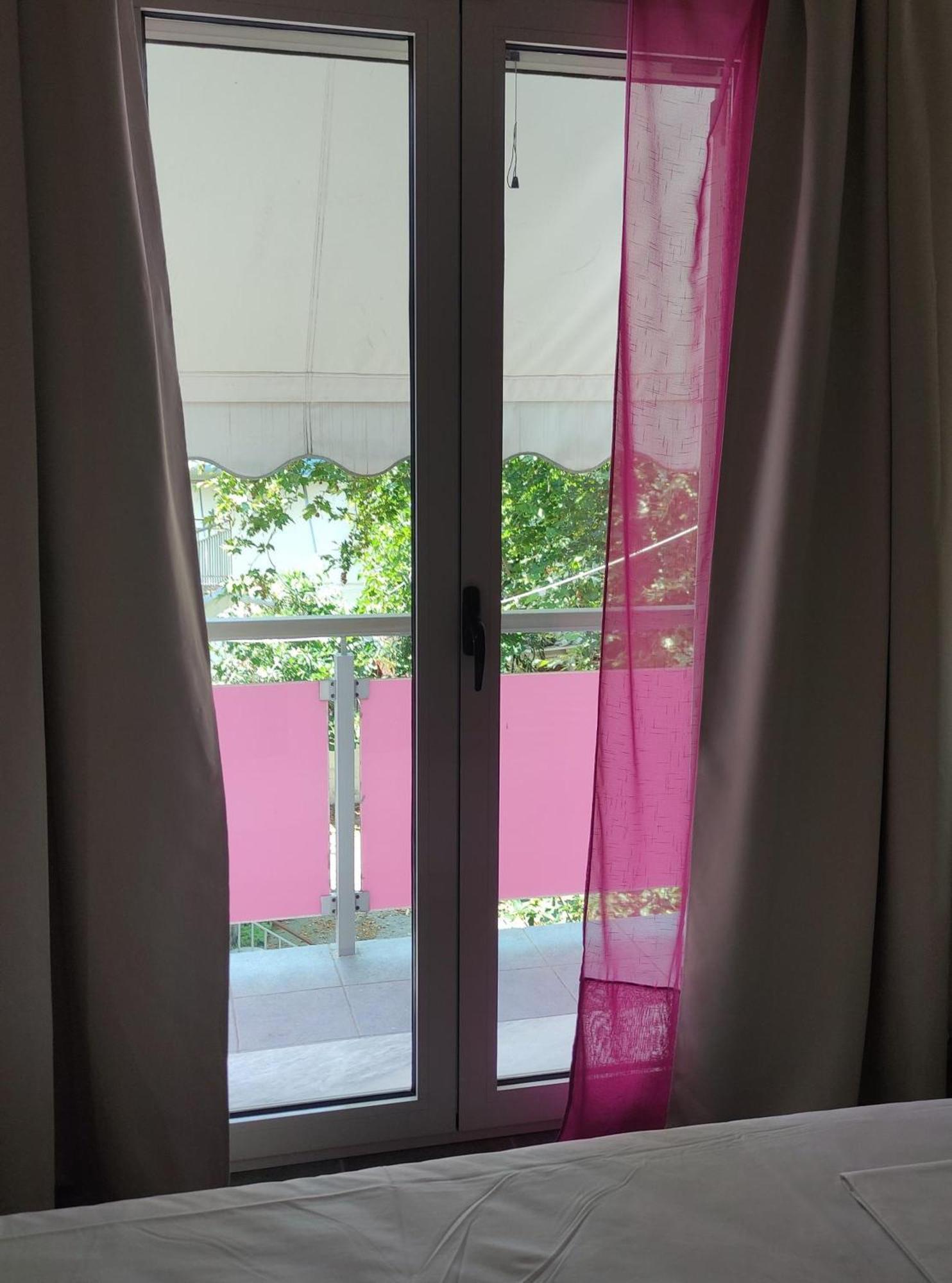 Okeania Seafront Rooms In Kamena Vourla Buitenkant foto